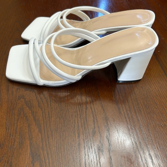 Elegant White Strappy Women's Heels - Picture 2 of 3